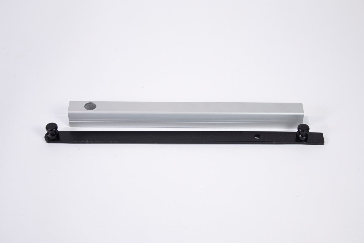 Armaton Pendulum Console (Black Bar)