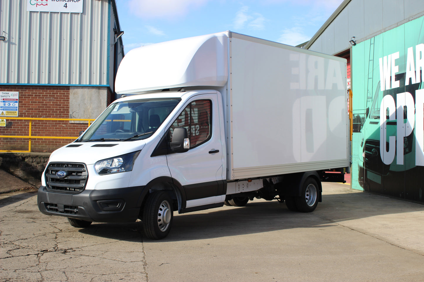 Ford Transit Luton 2L Diesel L3 Manual Single Cab 165ps Frozen White