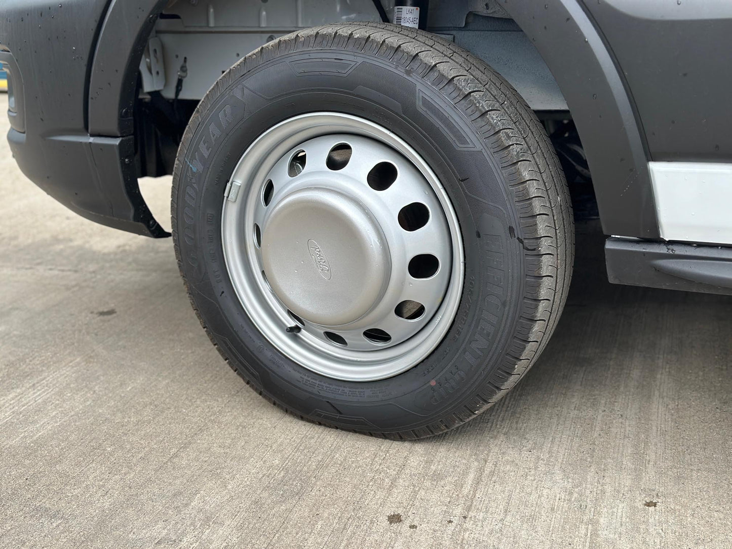 Ford Transit Luton 2L Diesel L3 Manual Single Cab 165ps Frozen White