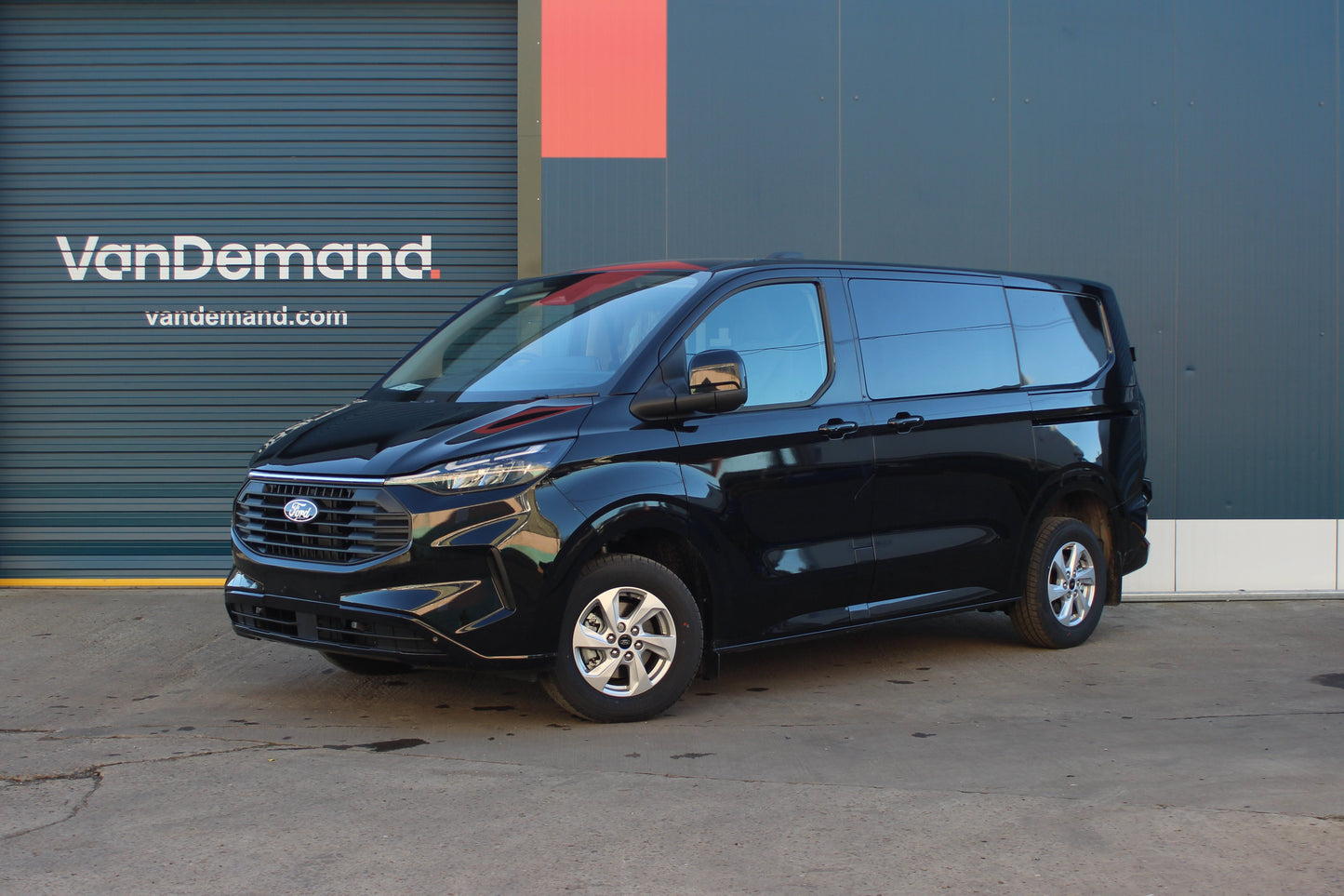 Ford Transit Crew Van 2L Diesel L1 Automatic Double Cab 136ps Limited Agate Black Metallic