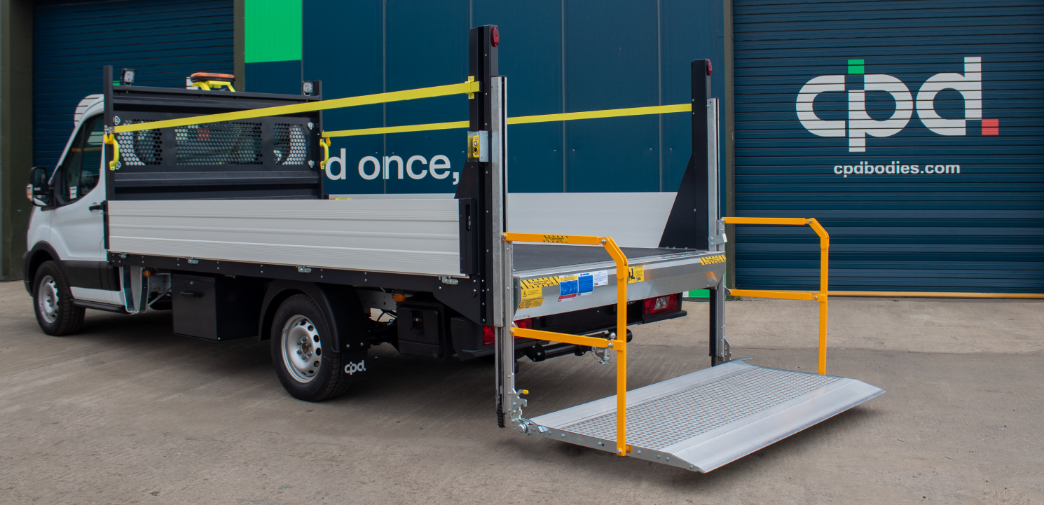 L3 Single Cab Praevia Dropside Tail-Lift – Built for Heavy-Duty, Multi-Function Use