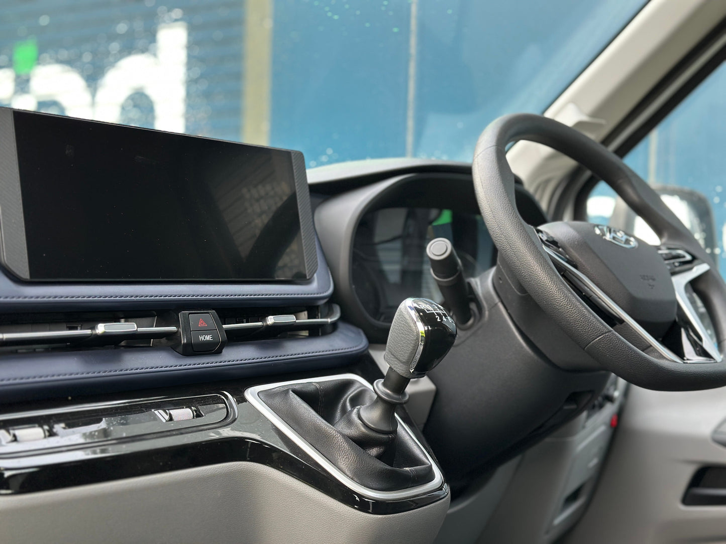 Maxus Deliver 9 LC CAB, Dropside with Tail Lift