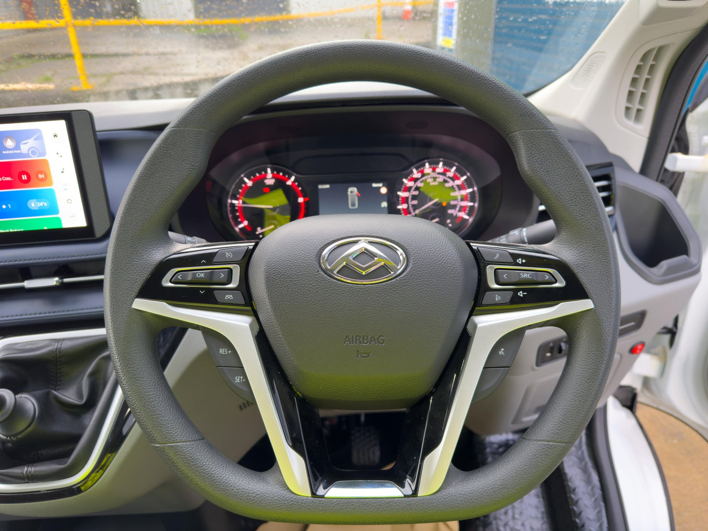 Maxus Deliver 9 LC CAB, Dropside with Tail Lift