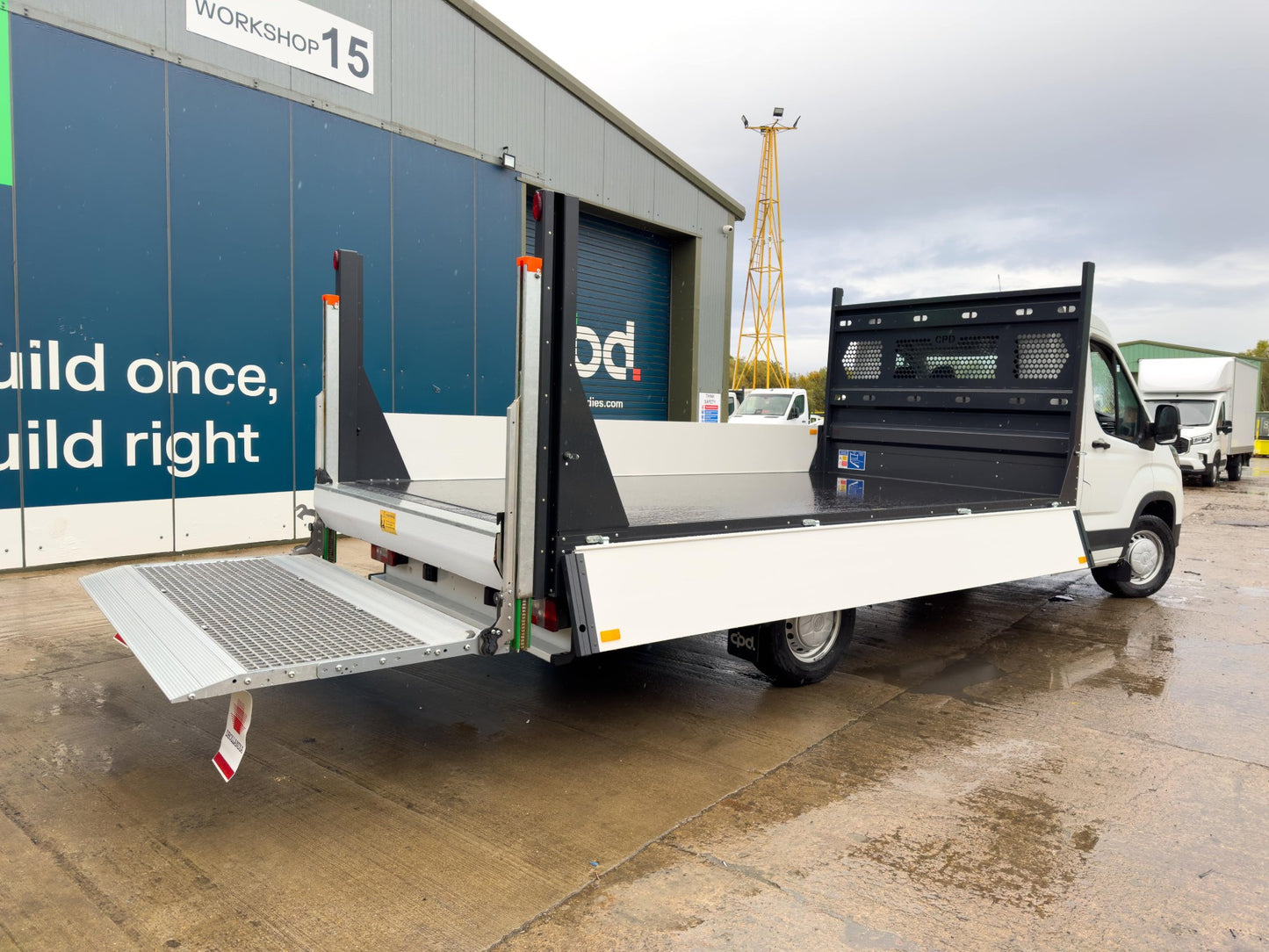 Maxus Deliver 9 LC CAB, Dropside with Tail Lift