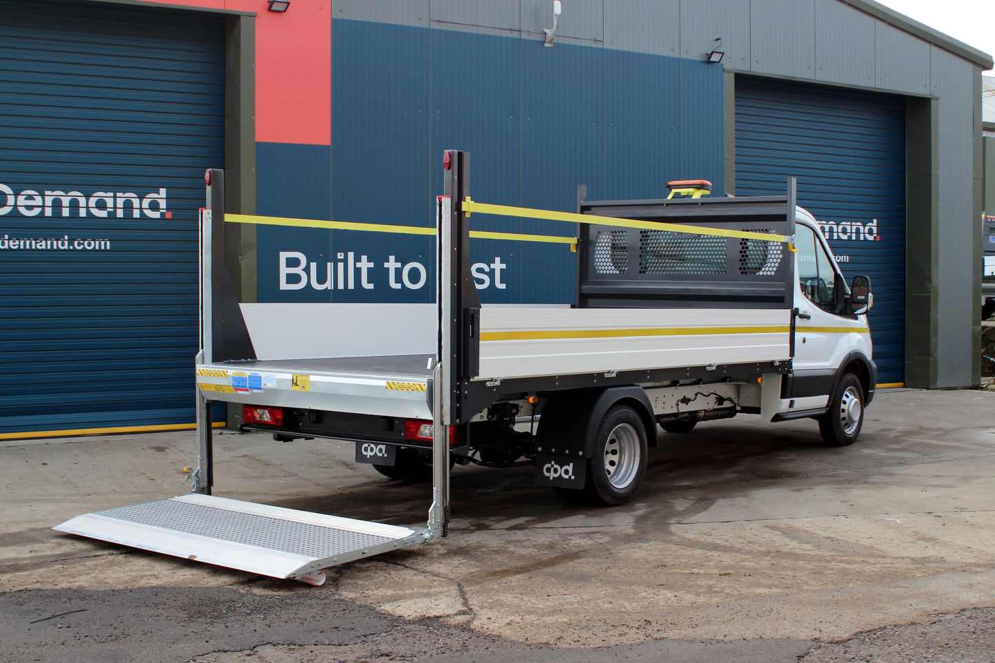 Ford Transit Praveia Dropside 2L Diesel L4 c/w Tail lift & Underslung Toolbox Manual Single Cab 130ps Frozen White