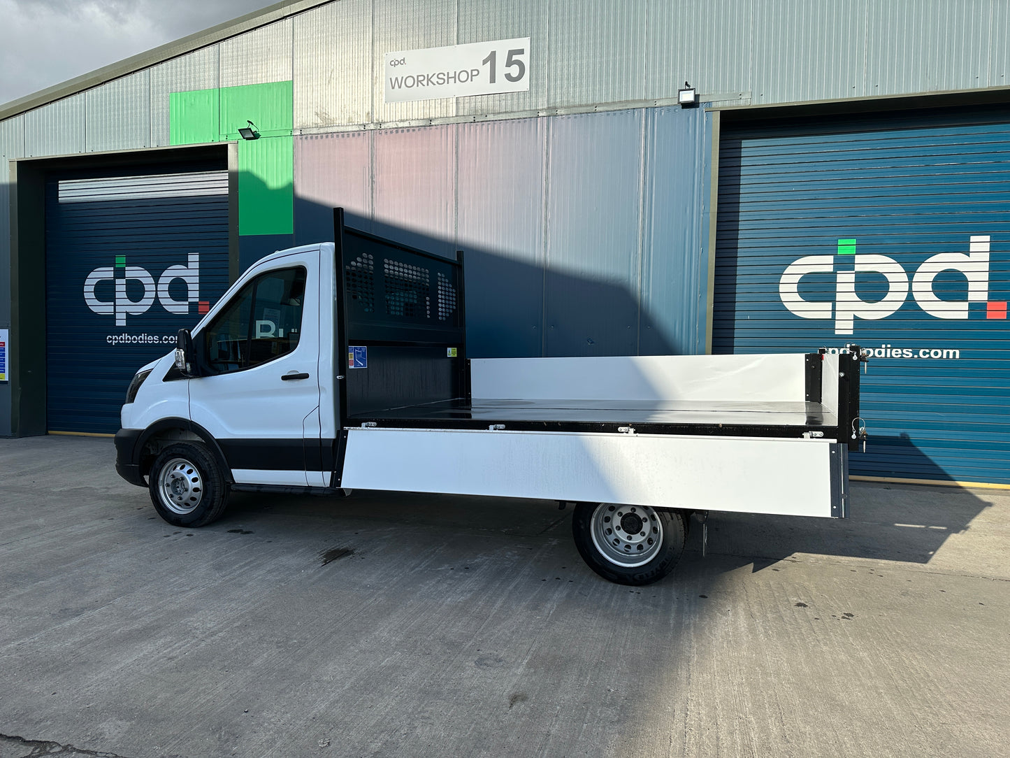 Ford Transit Tipper Diesel L3 Manual Single Cab 165ps Frozen White