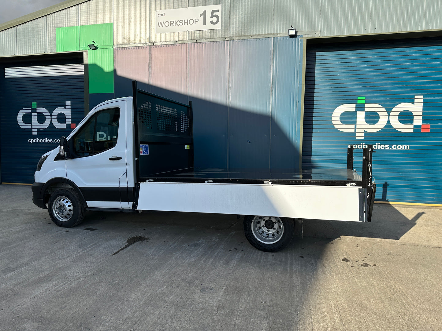 Ford Transit Tipper Diesel L3 Manual Single Cab 165ps Frozen White