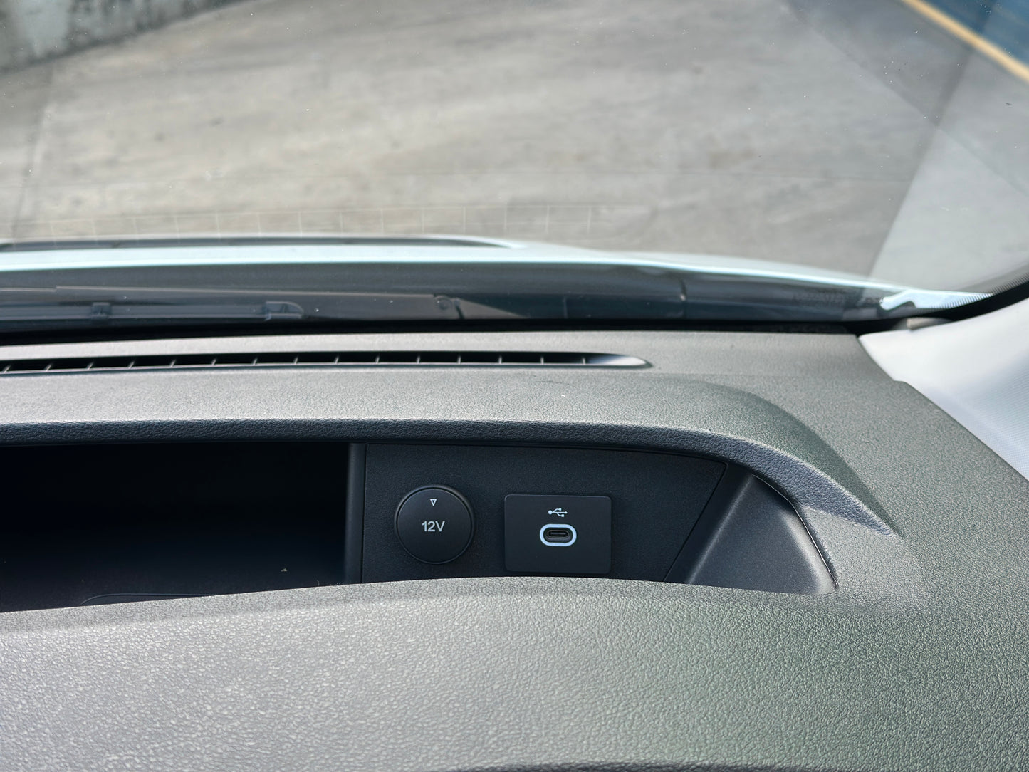 Ford Transit Tipper Diesel L3 Manual Single Cab 165ps Frozen White