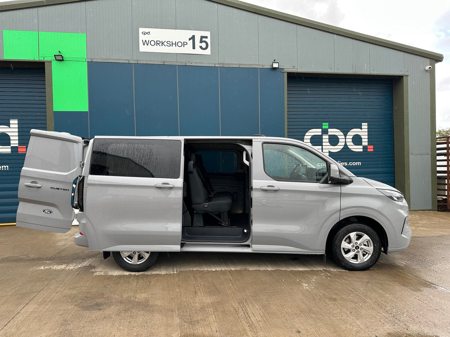 Transit Custom Limited 300 L1 H1 2.0 136ps EcoBlue FWD 6 Speed Manual Panel Van Magnetic Grey