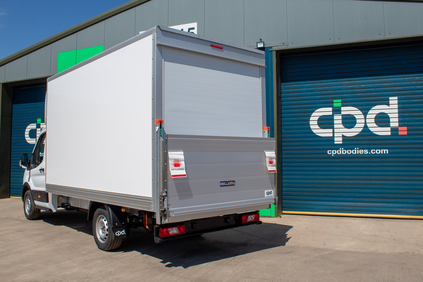 Ford Transit Luton 2L Diesel L3 Manual Single Cab 165ps Frozen White