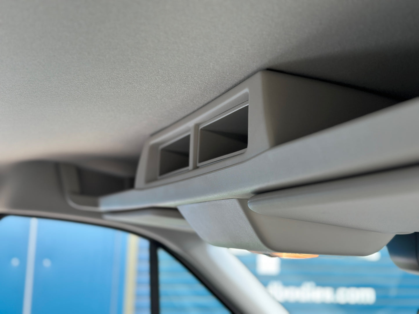 Ford Double Cab L4 Tipper with Utility