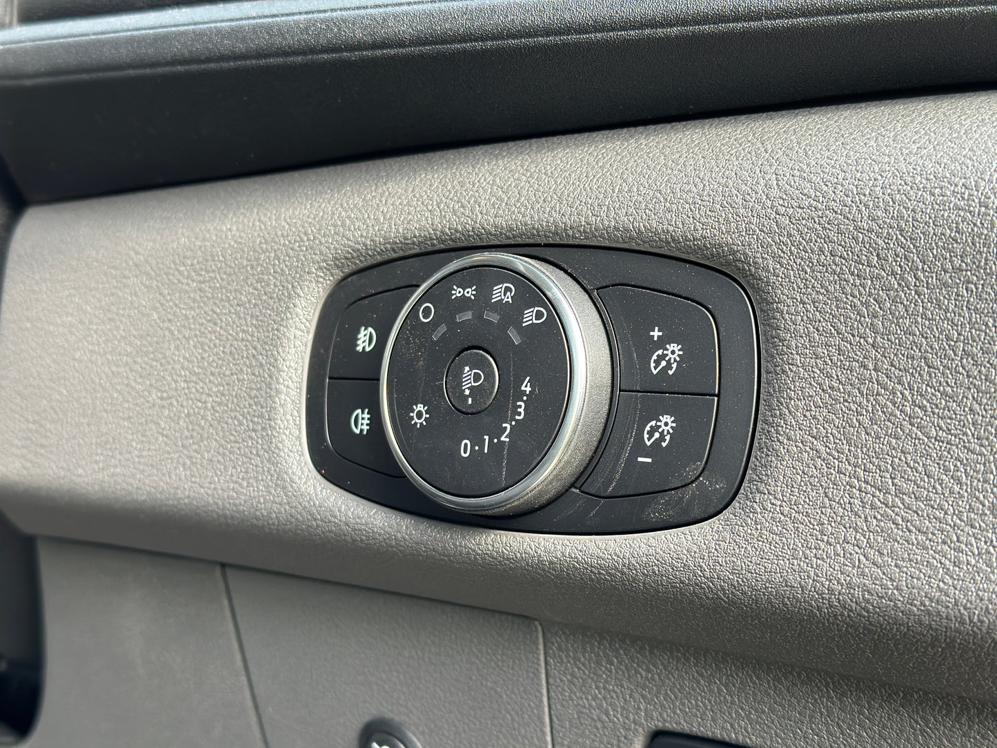 Ford Double Cab L4 Tipper with Utility