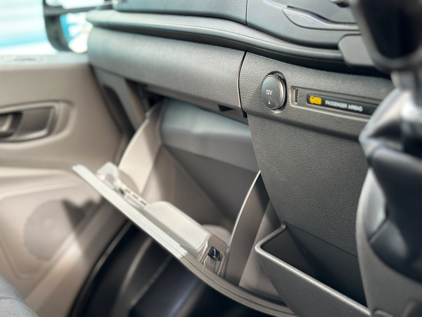 Ford Double Cab L4 Tipper with Utility