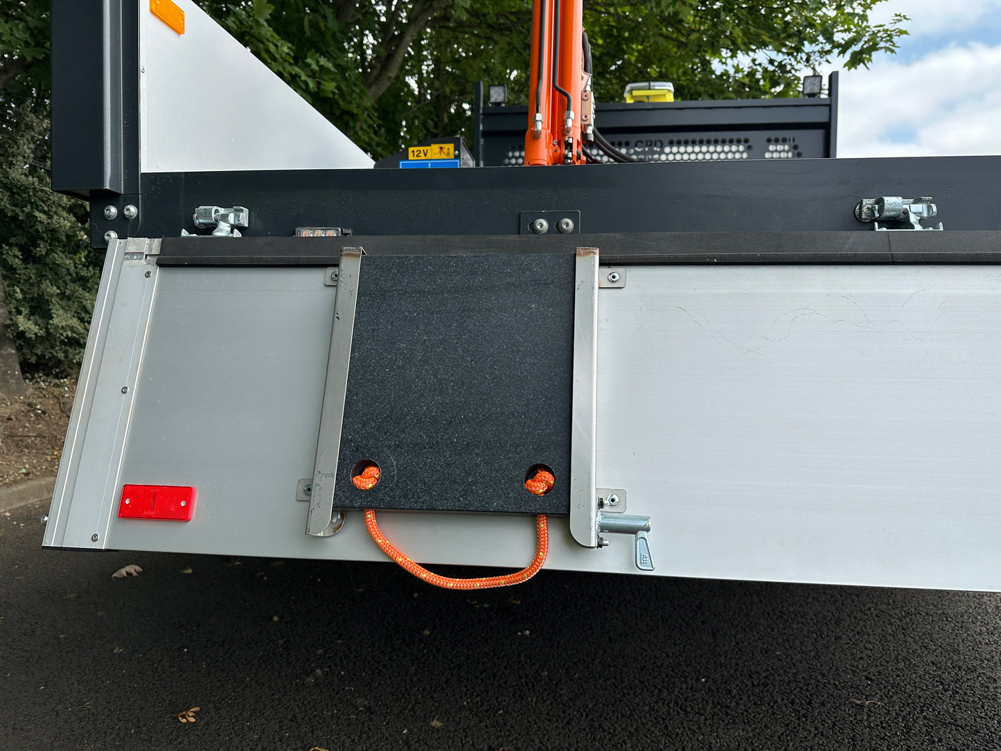 Ford Transit L3 Single Cab Dropside with Tool Pod and Crane