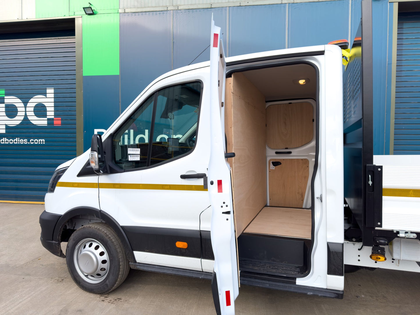 Ford Double Cab L4 Tipper with Utility