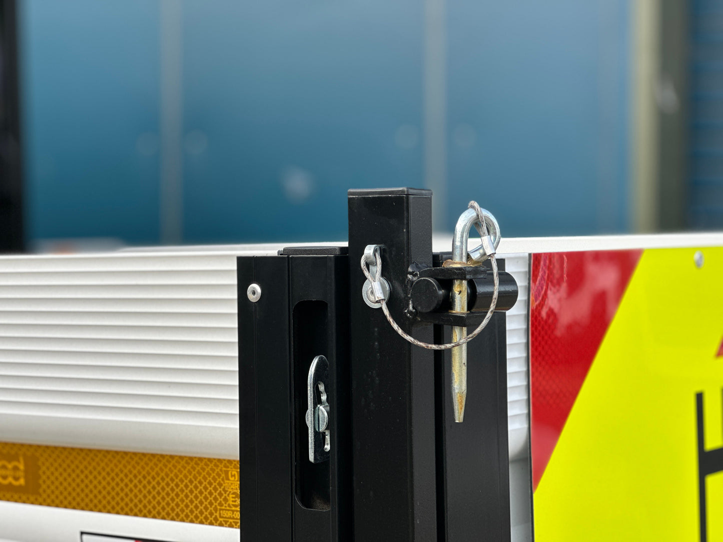 Ford Double Cab L4 Tipper with Utility