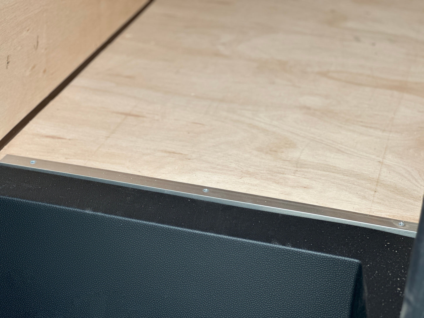 Ford Double Cab L4 Tipper with Utility