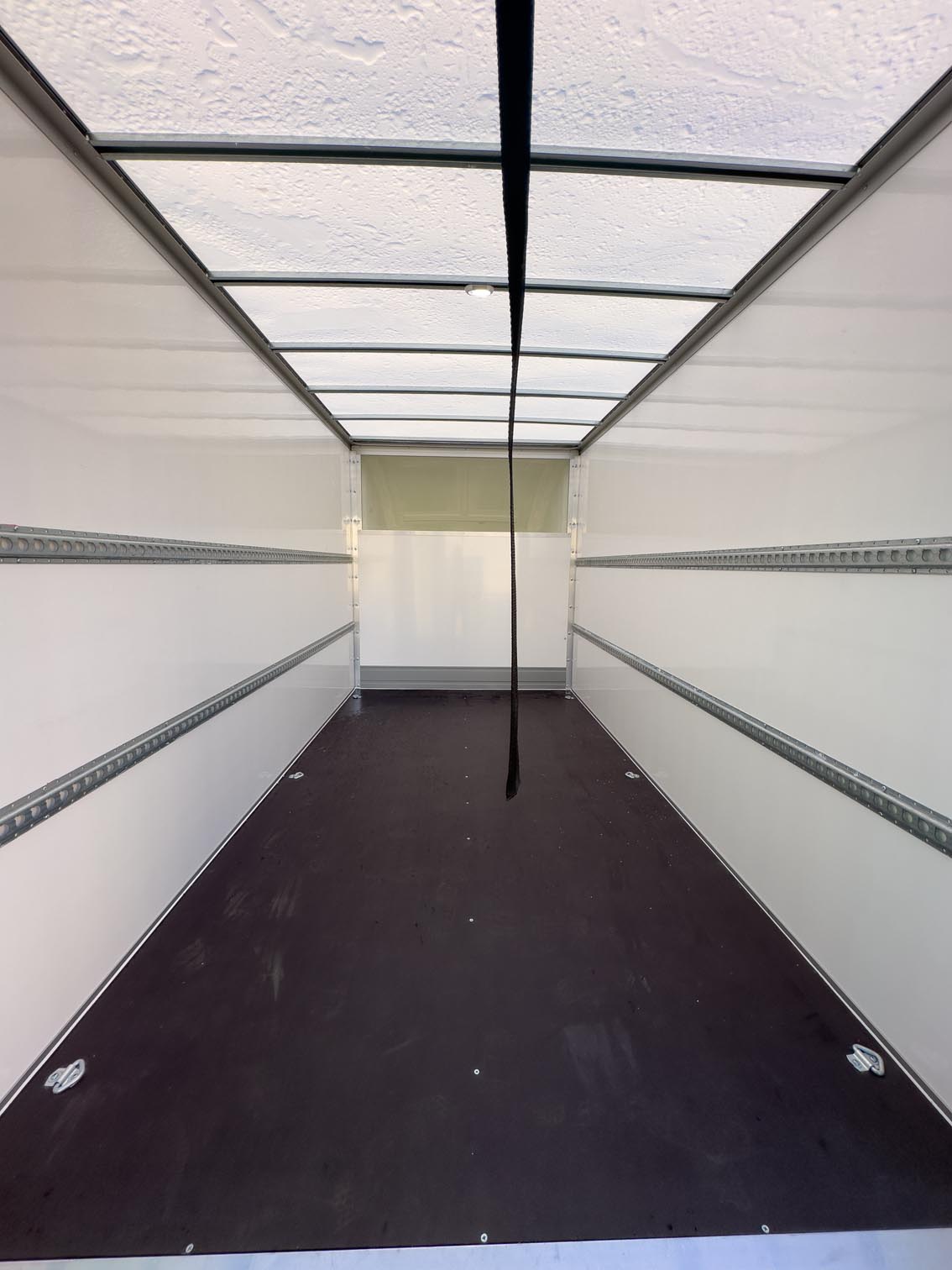 Ford Transit Luton 2L Diesel L3 Manual Single Cab 165ps Frozen White