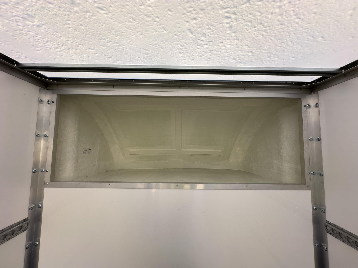 Ford Transit Luton 2L Diesel L3 Manual Single Cab 165ps Frozen White