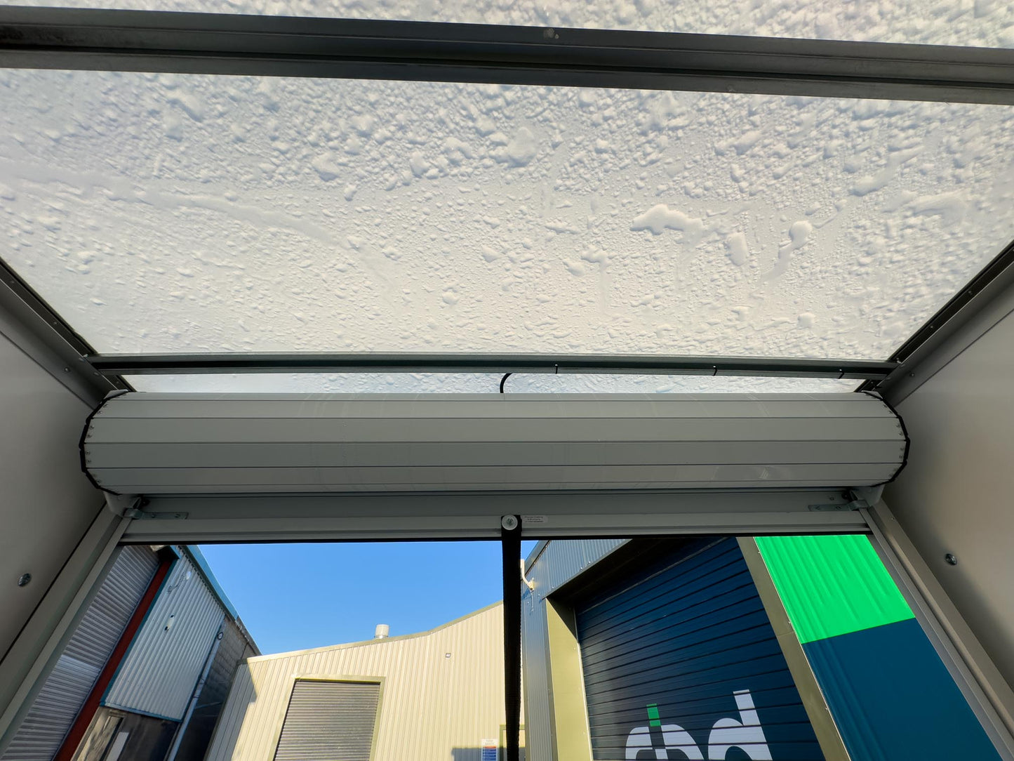 Ford Transit Luton 2L Diesel L4 Manual Single Cab 165ps Frozen White