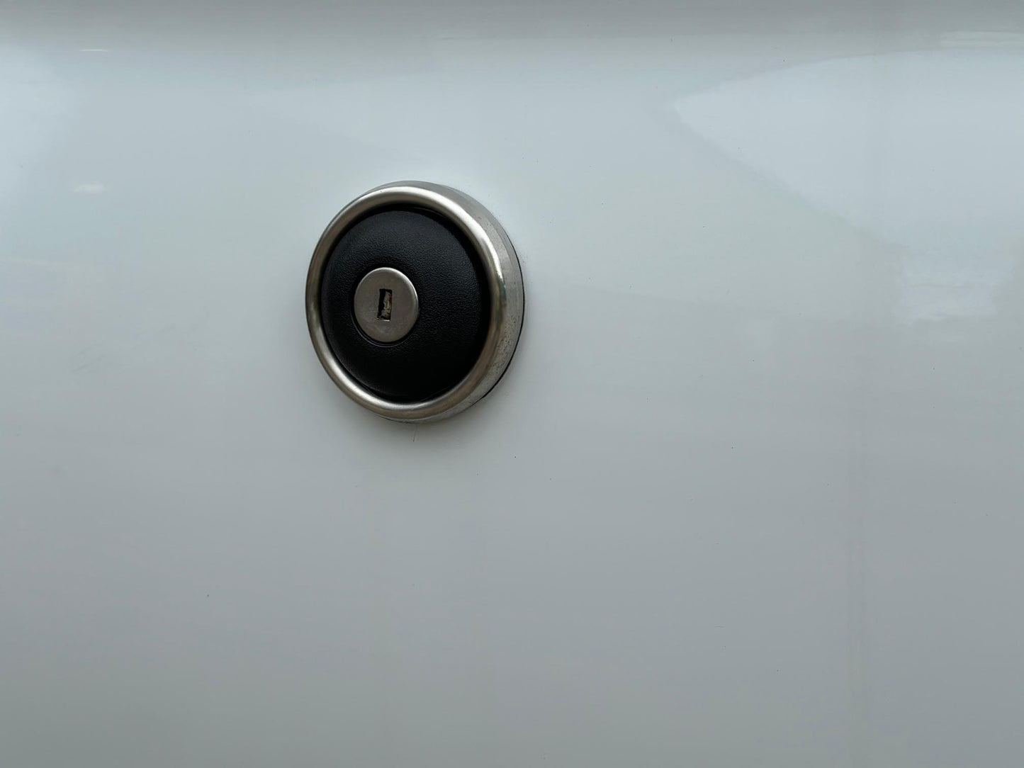 Ford Transit Luton 2L Diesel L3 Manual Single Cab 165ps Frozen White