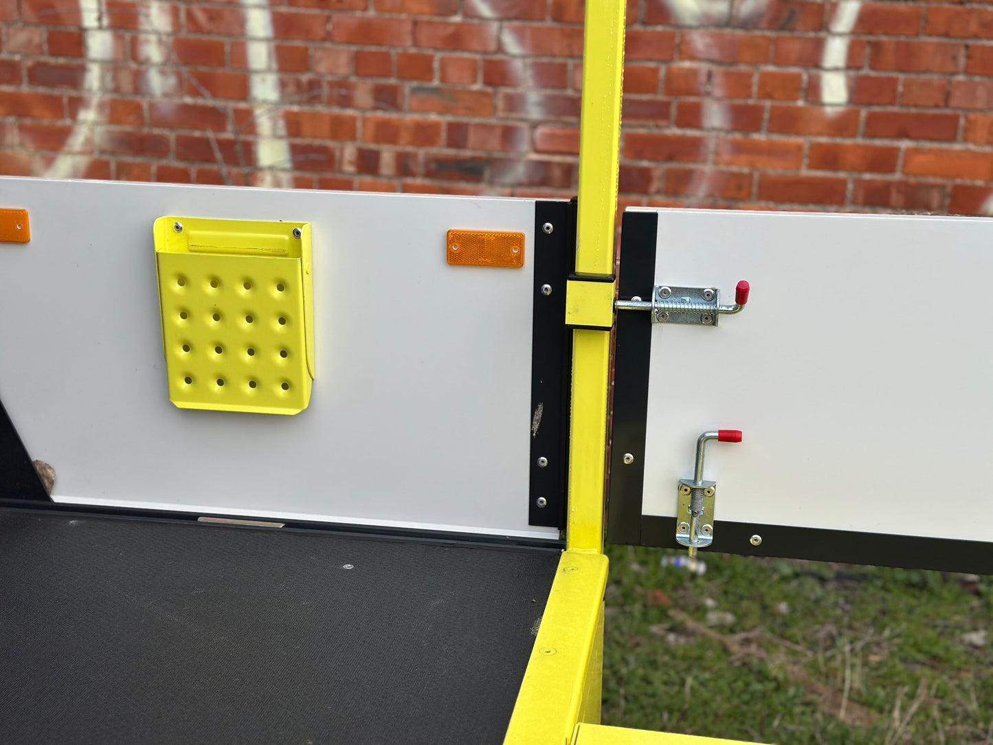 Ford Traffic Management Dropside with LP13