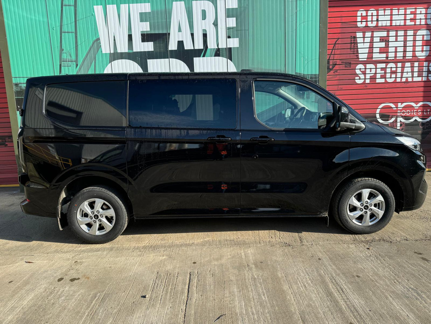 Ford Transit Crew Van 2L Diesel L2 Manual Double Cab 170ps Limited Agate Black Metallic