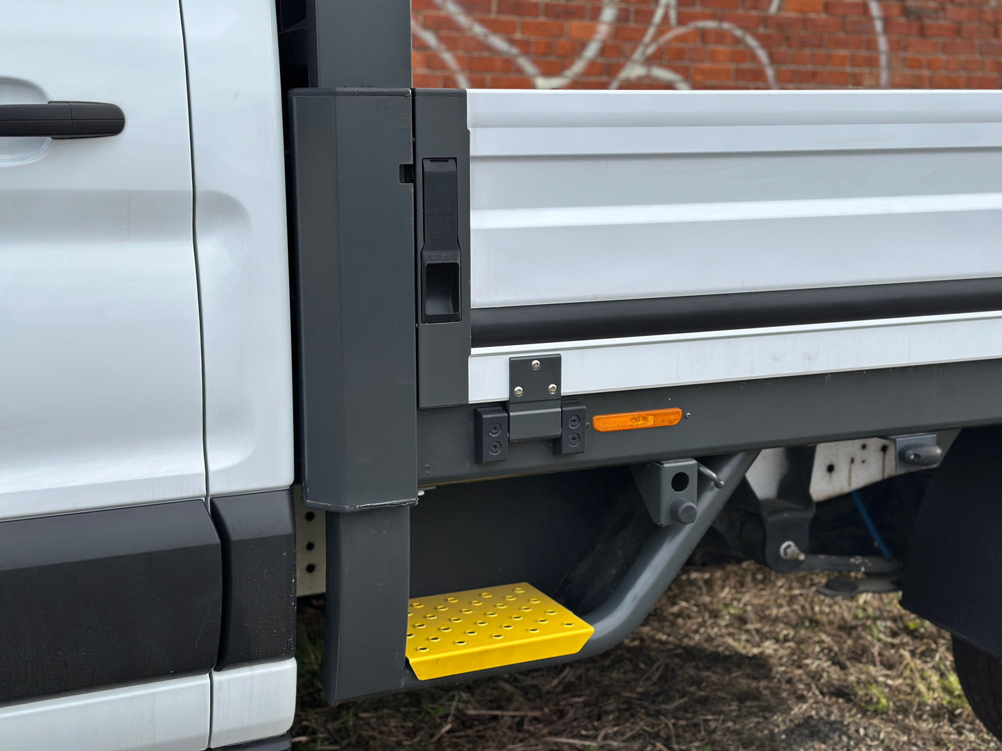 Ford Double Cab Dropside L4