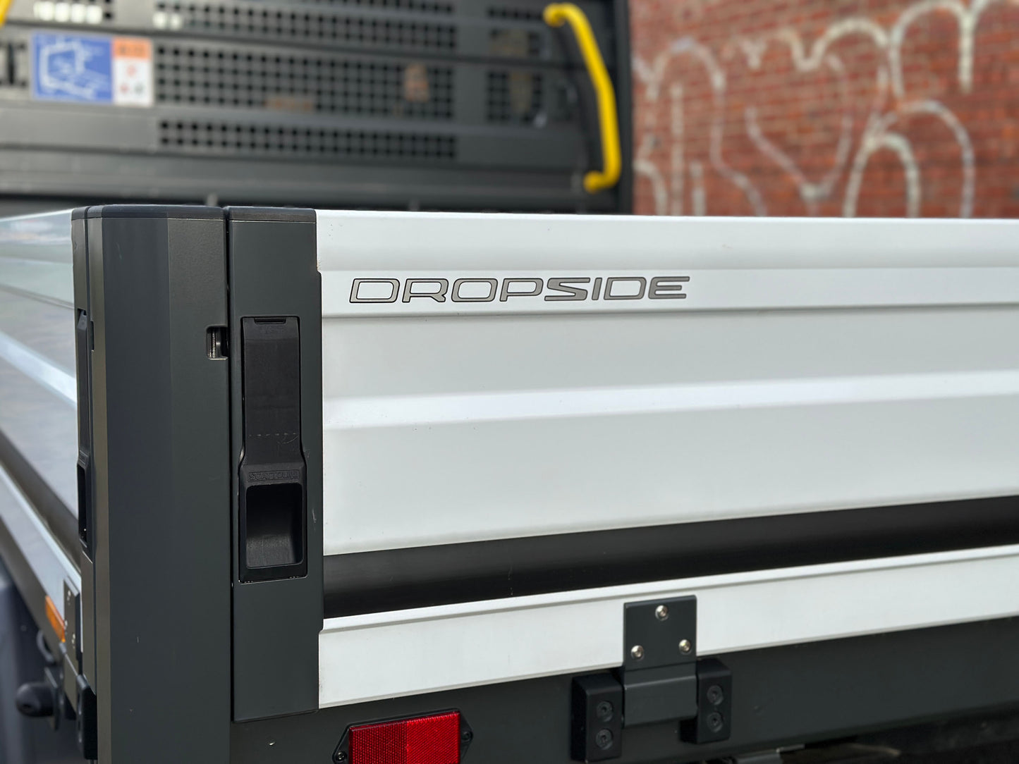 Ford Double Cab Dropside L4