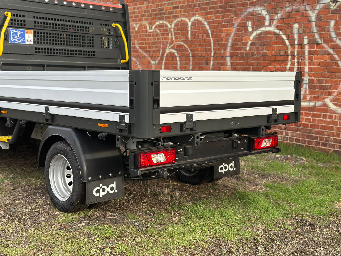 Ford Double Cab Dropside L4